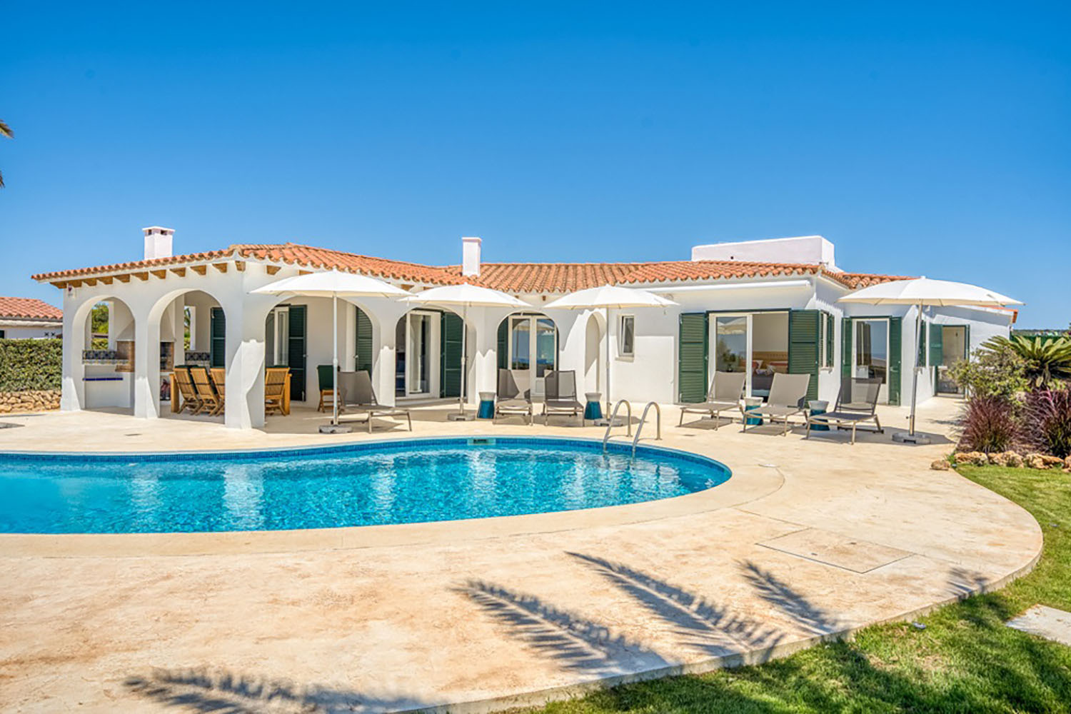 Oliver’s Travels acquires Menorca-based villa operator